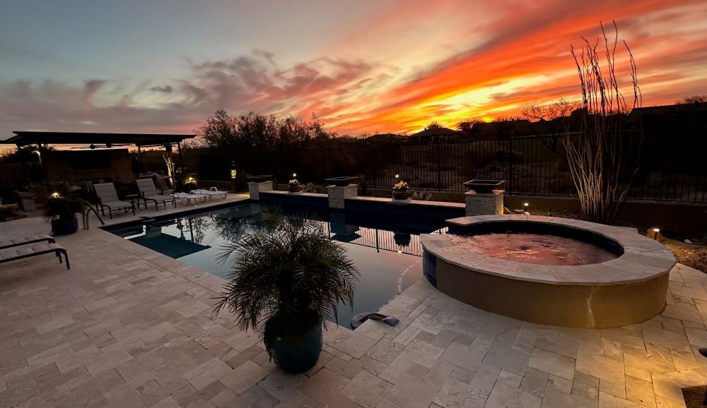 Custom Phoenix swimming pool built by Saturn Pools